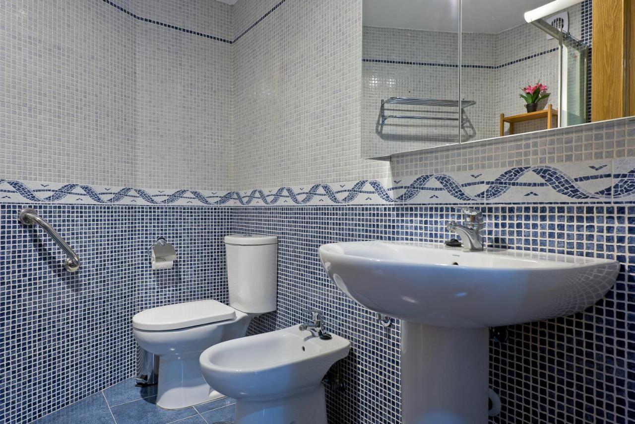Relaxing Beach Apartment In Fuengirola Parking 外观 照片